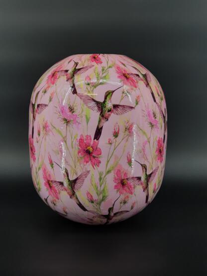 Metallvase mit Vogel- und Blumendecor – Kolibri und Cosmea