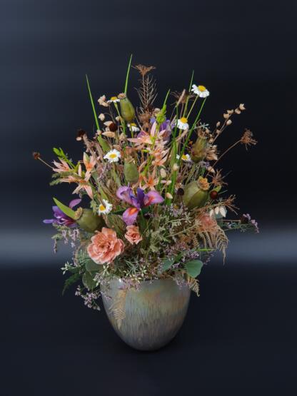 Sommerliches Wiesengesteck in Glas