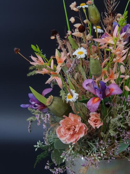 Sommerliches Wiesengesteck in Glas – Bild 4