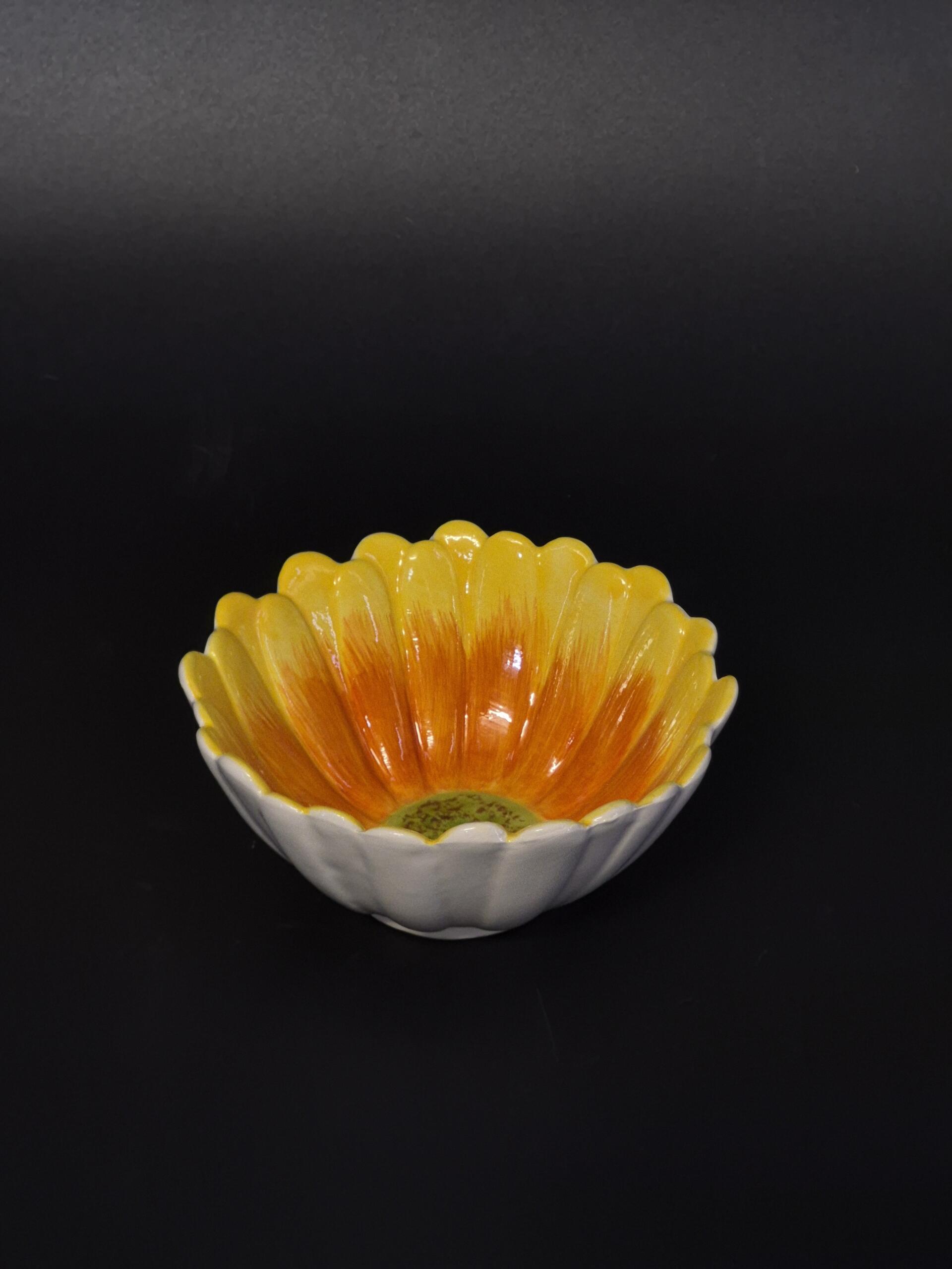 Kleine Blütenschalen aus Keramik "Ringelblume"